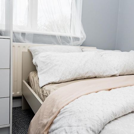 Shirley House 2, Self Catering Guest House, Self Check In, Smart Locks, 10 Min Walk To Southampton General, Aspire And Princess Anne Hospitals, Access To Fully Equipped Kitchen, Excellent Transport Links, Ideal For Longer Stays And Hospital Shifts エクステリア 写真