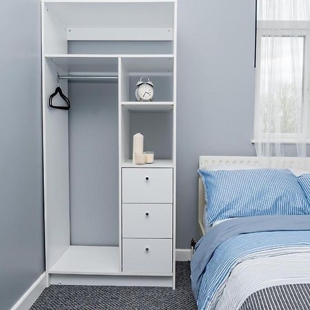 Shirley House 2, Self Catering Guest House, Self Check In, Smart Locks, 10 Min Walk To Southampton General, Aspire And Princess Anne Hospitals, Access To Fully Equipped Kitchen, Excellent Transport Links, Ideal For Longer Stays And Hospital Shifts エクステリア 写真