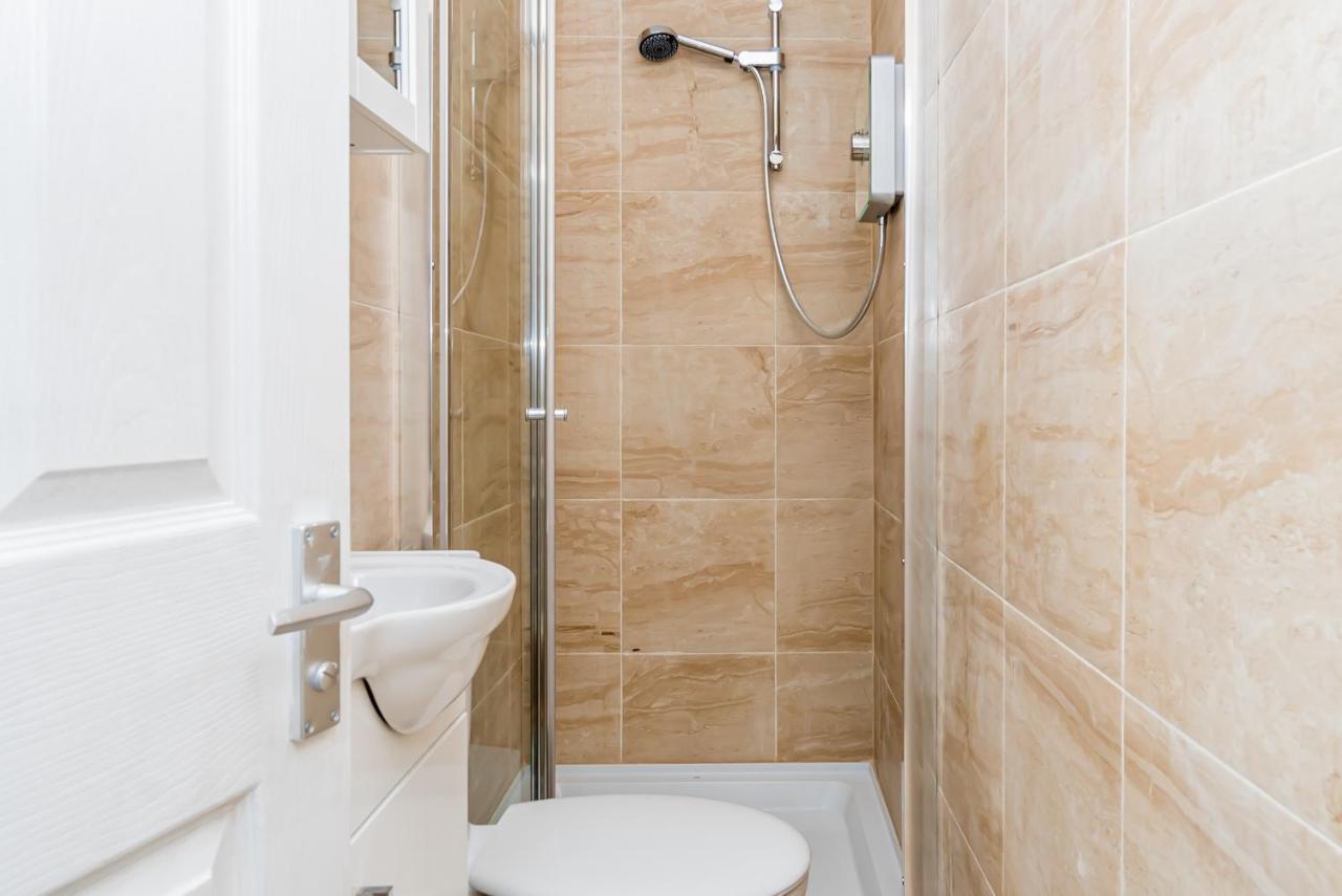 Shirley House 2, Self Catering Guest House, Self Check In, Smart Locks, 10 Min Walk To Southampton General, Aspire And Princess Anne Hospitals, Access To Fully Equipped Kitchen, Excellent Transport Links, Ideal For Longer Stays And Hospital Shifts エクステリア 写真