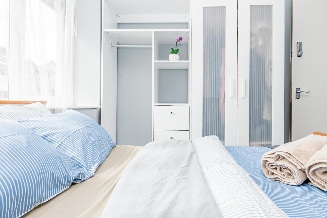Shirley House 2, Self Catering Guest House, Self Check In, Smart Locks, 10 Min Walk To Southampton General, Aspire And Princess Anne Hospitals, Access To Fully Equipped Kitchen, Excellent Transport Links, Ideal For Longer Stays And Hospital Shifts エクステリア 写真
