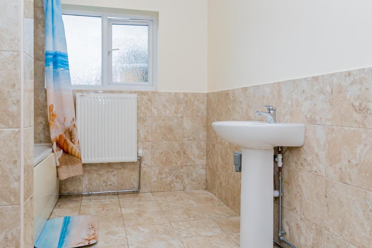 Shirley House 2, Self Catering Guest House, Self Check In, Smart Locks, 10 Min Walk To Southampton General, Aspire And Princess Anne Hospitals, Access To Fully Equipped Kitchen, Excellent Transport Links, Ideal For Longer Stays And Hospital Shifts エクステリア 写真