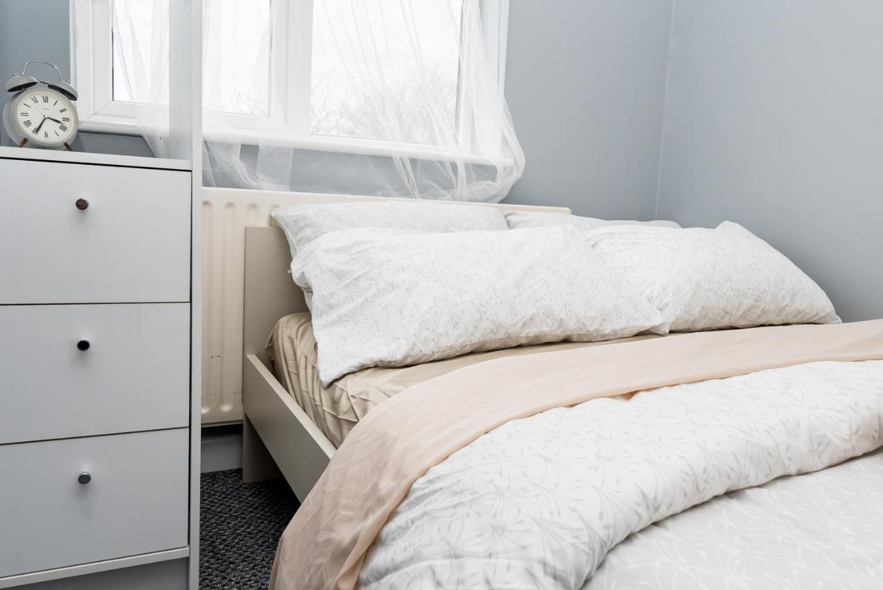 Shirley House 2, Self Catering Guest House, Self Check In, Smart Locks, 10 Min Walk To Southampton General, Aspire And Princess Anne Hospitals, Access To Fully Equipped Kitchen, Excellent Transport Links, Ideal For Longer Stays And Hospital Shifts エクステリア 写真