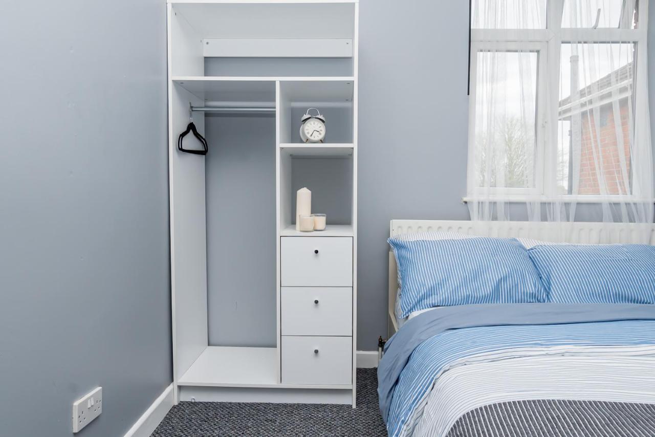 Shirley House 2, Self Catering Guest House, Self Check In, Smart Locks, 10 Min Walk To Southampton General, Aspire And Princess Anne Hospitals, Access To Fully Equipped Kitchen, Excellent Transport Links, Ideal For Longer Stays And Hospital Shifts エクステリア 写真