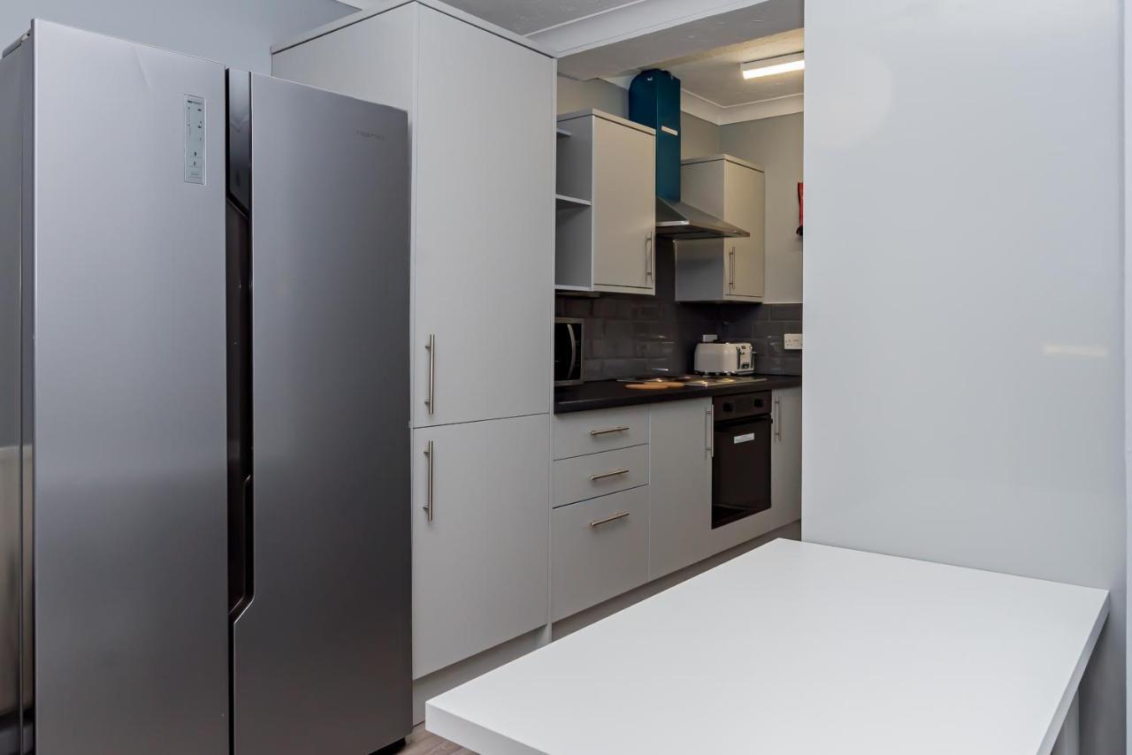 Shirley House 2, Self Catering Guest House, Self Check In, Smart Locks, 10 Min Walk To Southampton General, Aspire And Princess Anne Hospitals, Access To Fully Equipped Kitchen, Excellent Transport Links, Ideal For Longer Stays And Hospital Shifts エクステリア 写真