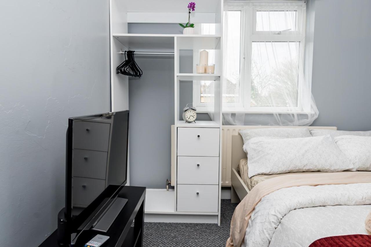 Shirley House 2, Self Catering Guest House, Self Check In, Smart Locks, 10 Min Walk To Southampton General, Aspire And Princess Anne Hospitals, Access To Fully Equipped Kitchen, Excellent Transport Links, Ideal For Longer Stays And Hospital Shifts エクステリア 写真