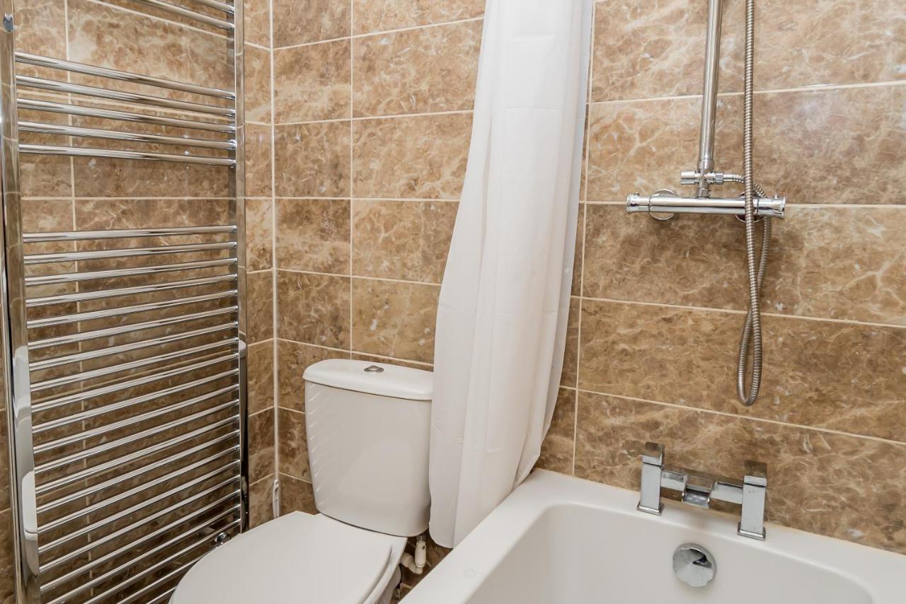 Shirley House 2, Self Catering Guest House, Self Check In, Smart Locks, 10 Min Walk To Southampton General, Aspire And Princess Anne Hospitals, Access To Fully Equipped Kitchen, Excellent Transport Links, Ideal For Longer Stays And Hospital Shifts エクステリア 写真