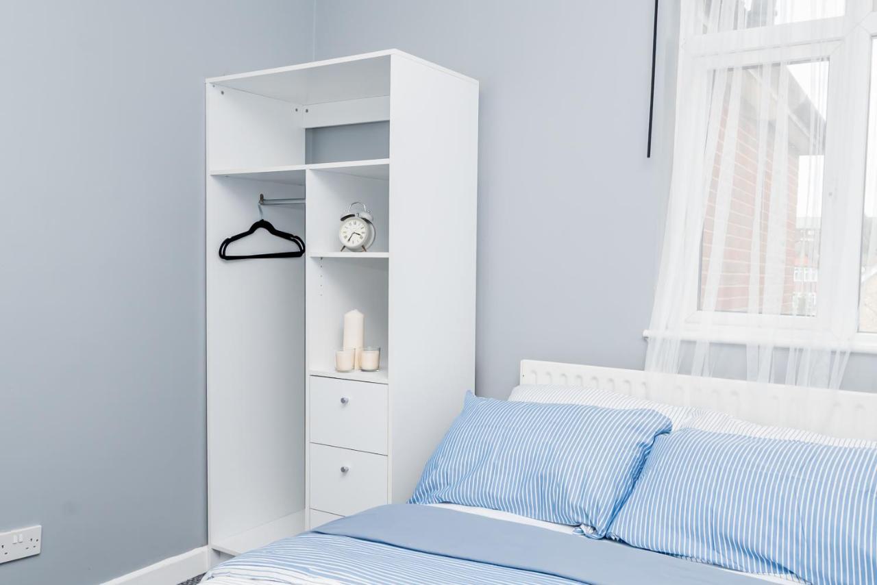 Shirley House 2, Self Catering Guest House, Self Check In, Smart Locks, 10 Min Walk To Southampton General, Aspire And Princess Anne Hospitals, Access To Fully Equipped Kitchen, Excellent Transport Links, Ideal For Longer Stays And Hospital Shifts エクステリア 写真