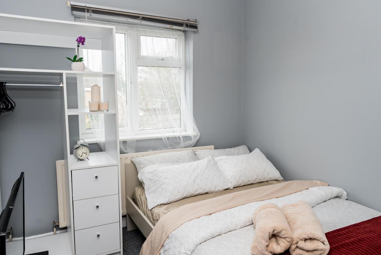 Shirley House 2, Self Catering Guest House, Self Check In, Smart Locks, 10 Min Walk To Southampton General, Aspire And Princess Anne Hospitals, Access To Fully Equipped Kitchen, Excellent Transport Links, Ideal For Longer Stays And Hospital Shifts エクステリア 写真