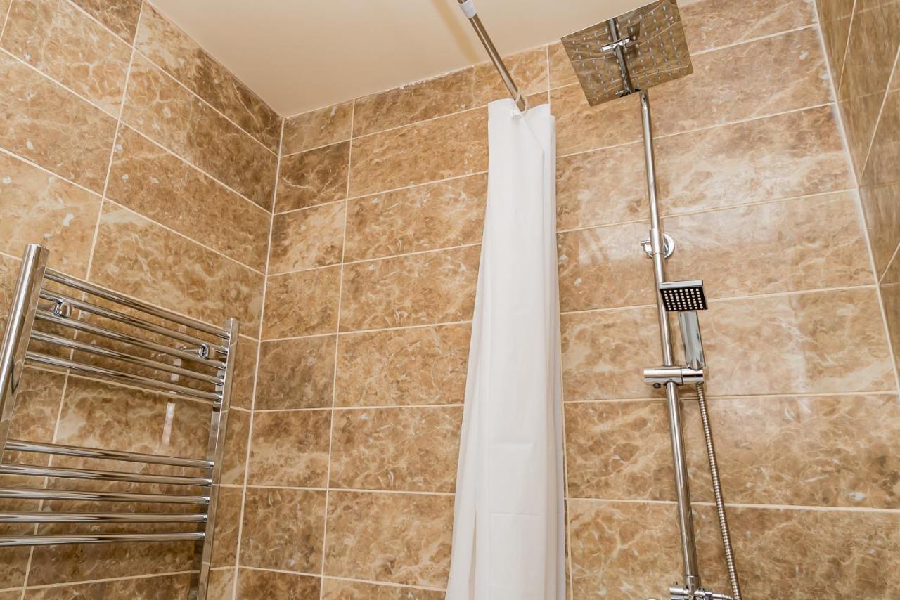 Shirley House 2, Self Catering Guest House, Self Check In, Smart Locks, 10 Min Walk To Southampton General, Aspire And Princess Anne Hospitals, Access To Fully Equipped Kitchen, Excellent Transport Links, Ideal For Longer Stays And Hospital Shifts エクステリア 写真