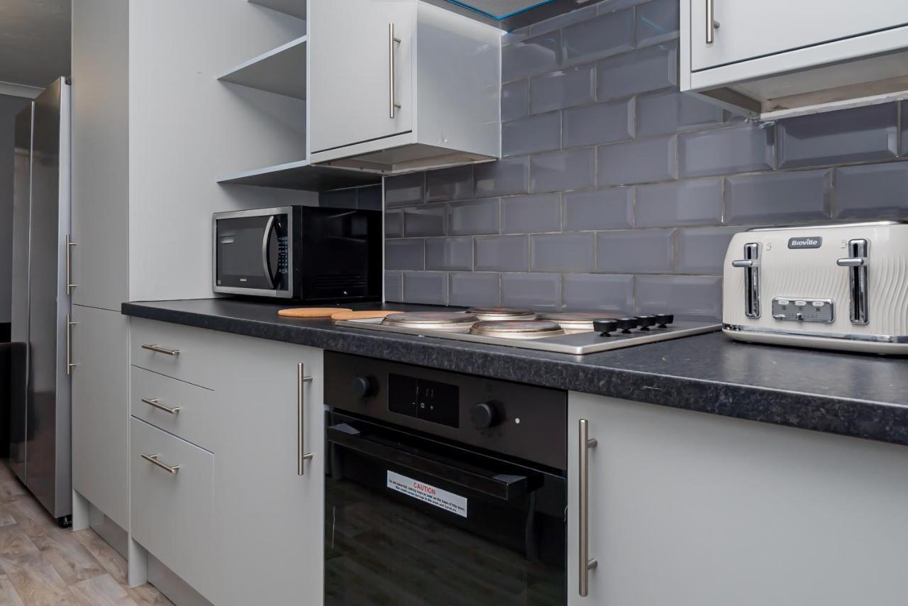Shirley House 2, Self Catering Guest House, Self Check In, Smart Locks, 10 Min Walk To Southampton General, Aspire And Princess Anne Hospitals, Access To Fully Equipped Kitchen, Excellent Transport Links, Ideal For Longer Stays And Hospital Shifts エクステリア 写真
