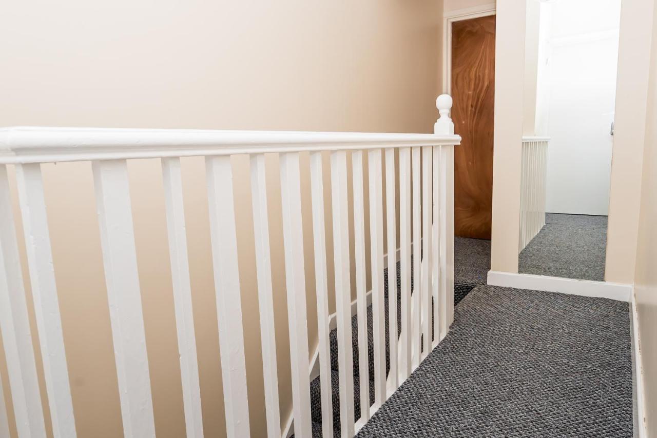 Shirley House 2, Self Catering Guest House, Self Check In, Smart Locks, 10 Min Walk To Southampton General, Aspire And Princess Anne Hospitals, Access To Fully Equipped Kitchen, Excellent Transport Links, Ideal For Longer Stays And Hospital Shifts エクステリア 写真