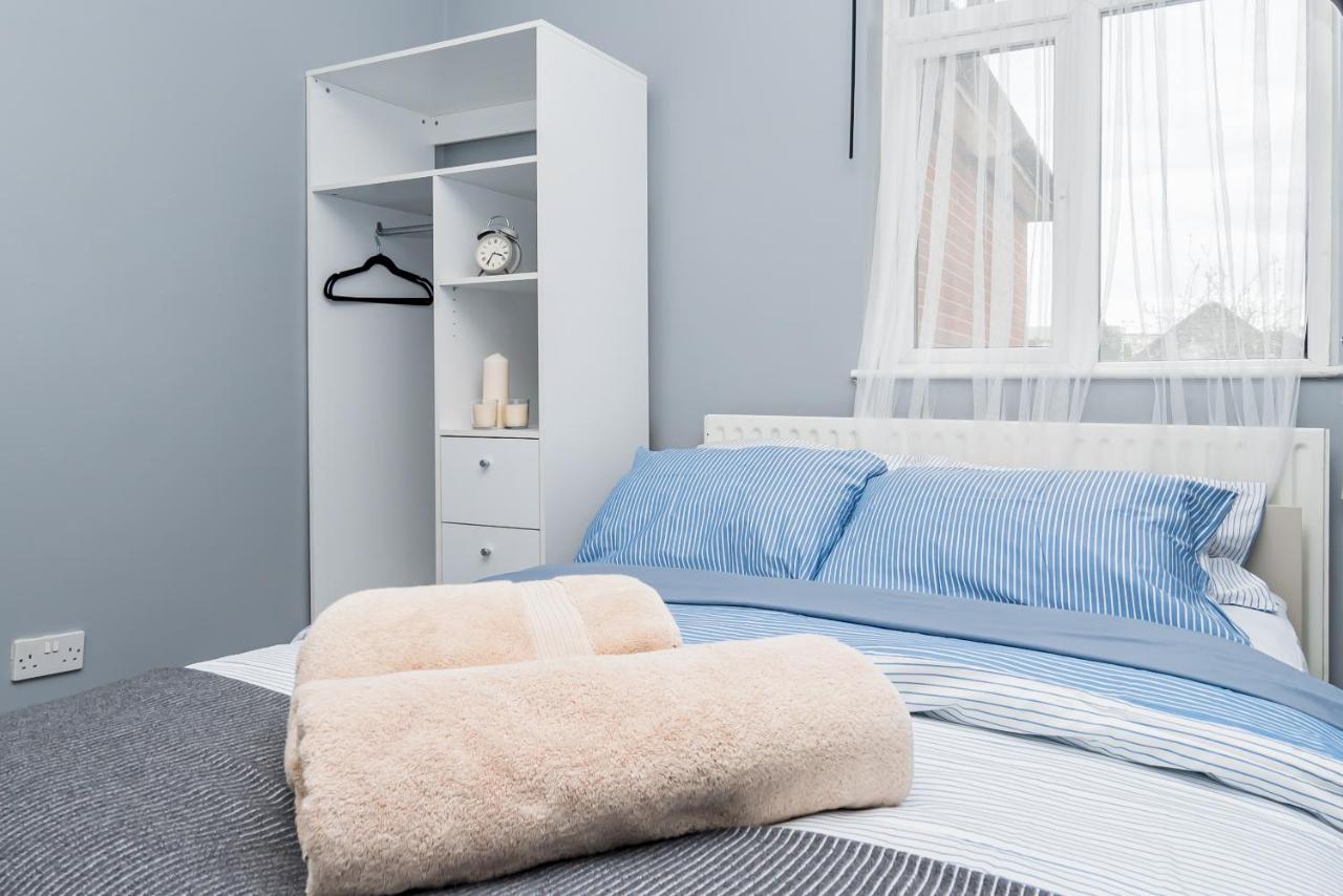 Shirley House 2, Self Catering Guest House, Self Check In, Smart Locks, 10 Min Walk To Southampton General, Aspire And Princess Anne Hospitals, Access To Fully Equipped Kitchen, Excellent Transport Links, Ideal For Longer Stays And Hospital Shifts エクステリア 写真